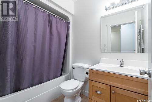 1219 8Th Avenue N, Saskatoon, SK - Indoor Photo Showing Bathroom