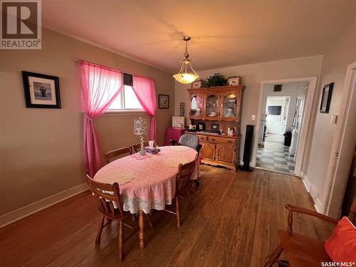 113 H Avenue N, Saskatoon, SK - Indoor Photo Showing Dining Room