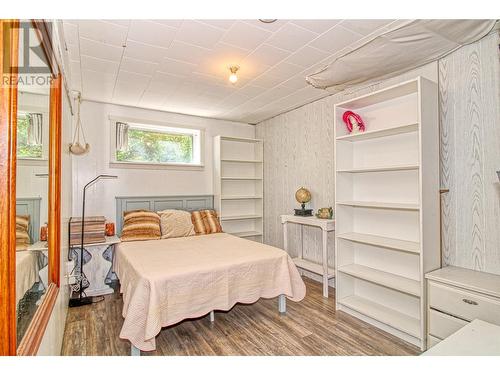 9580 Houghton Road, Vernon, BC - Indoor Photo Showing Bedroom