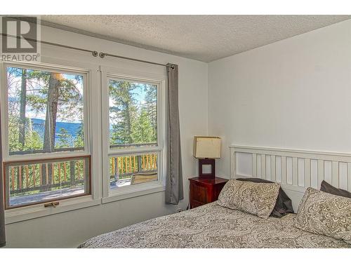 9580 Houghton Road, Vernon, BC - Indoor Photo Showing Bedroom