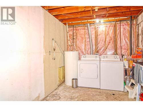 9580 Houghton Road, Vernon, BC - Indoor Photo Showing Laundry Room