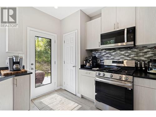 2860 Golf Course Drive, Blind Bay, BC - Indoor Photo Showing Kitchen With Upgraded Kitchen