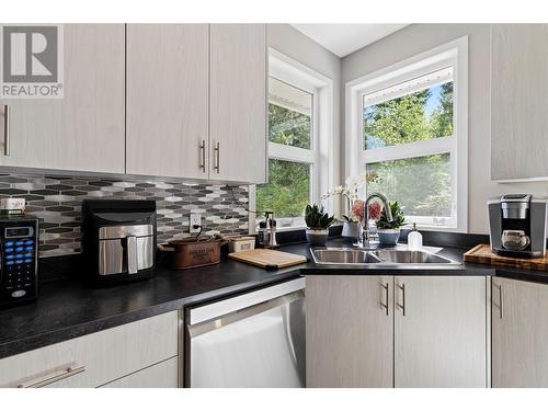 2860 Golf Course Drive, Blind Bay, BC - Indoor Photo Showing Kitchen With Double Sink