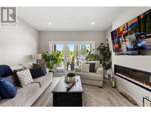 2860 Golf Course Drive, Blind Bay, BC - Indoor Photo Showing Living Room With Fireplace