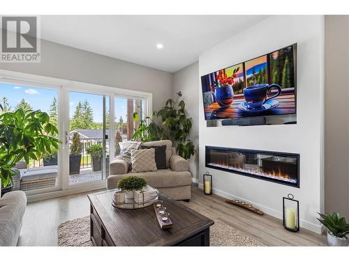 2860 Golf Course Drive, Blind Bay, BC - Indoor Photo Showing Living Room With Fireplace