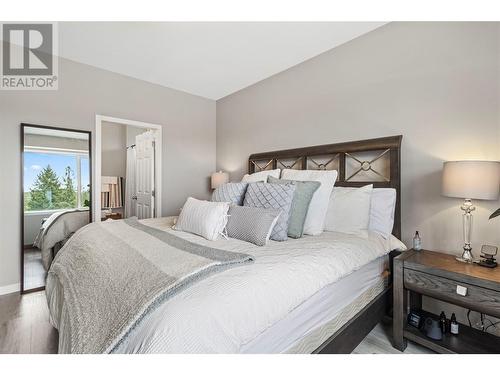 2860 Golf Course Drive, Blind Bay, BC - Indoor Photo Showing Bedroom