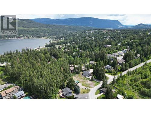 2902 Cedar Drive, Sorrento, BC 