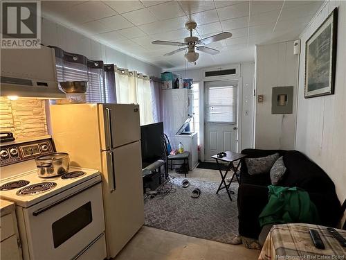 375 St-Francois Street, Edmundston, NB - Indoor Photo Showing Kitchen