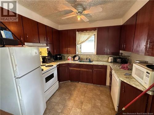 375 St-Francois Street, Edmundston, NB - Indoor Photo Showing Kitchen