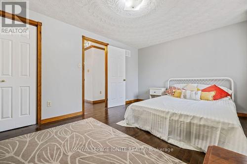 186 Deschene Avenue, Hamilton, ON - Indoor Photo Showing Bedroom