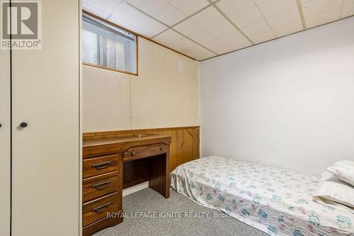 186 Deschene Avenue, Hamilton, ON - Indoor Photo Showing Bedroom
