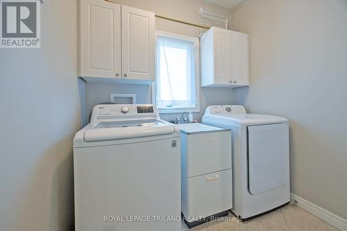 337 Plane Tree Drive, London, ON - Indoor Photo Showing Laundry Room