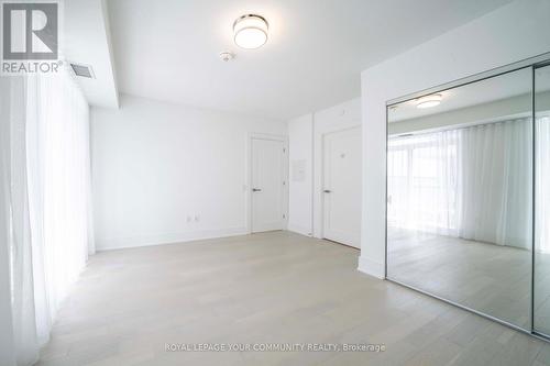 542 - 20 Inn On The Park Drive, Toronto, ON - Indoor Photo Showing Other Room