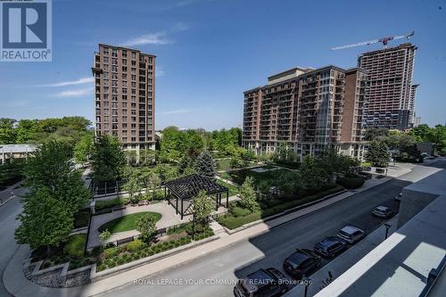 542 - 20 Inn On The Park Drive, Toronto, ON - Outdoor