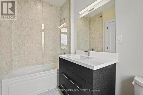 2 Bunn Court, Aurora, ON - Indoor Photo Showing Bathroom