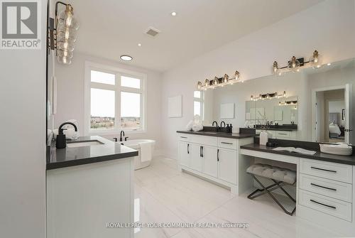 10 Bunn Court, Aurora, ON - Indoor Photo Showing Bathroom