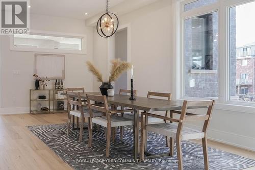 10 Bunn Court, Aurora, ON - Indoor Photo Showing Dining Room