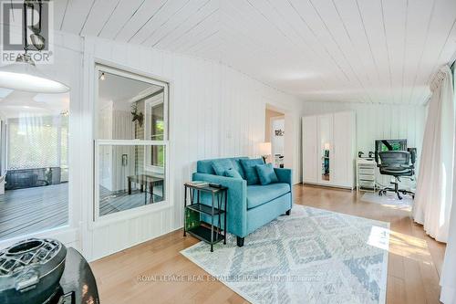 35 Mary Street, Milton, ON - Indoor Photo Showing Living Room