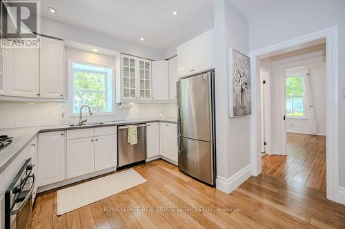 35 Mary Street, Milton, ON - Indoor Photo Showing Kitchen With Stainless Steel Kitchen