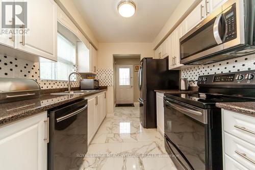 542 Lana Terrace, Mississauga, ON - Indoor Photo Showing Kitchen