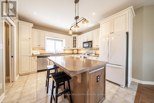 24 Lakeridge Boulevard, Haldimand, ON - Indoor Photo Showing Kitchen With Upgraded Kitchen