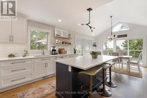 547 Edith Cavell Boulevard W, Central Elgin (Port Stanley), ON - Indoor Photo Showing Kitchen With Upgraded Kitchen