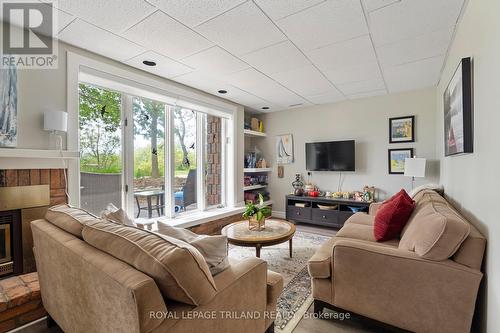 547 Edith Cavell Boulevard W, Central Elgin (Port Stanley), ON - Indoor Photo Showing Living Room