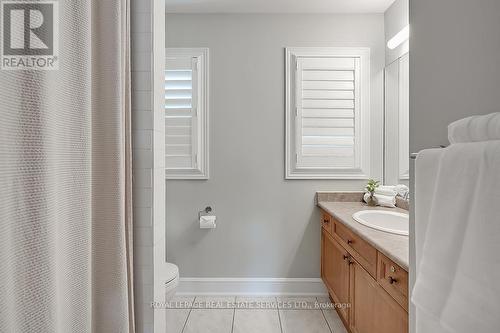 2284 Foxhole Circle, Oakville, ON - Indoor Photo Showing Bathroom