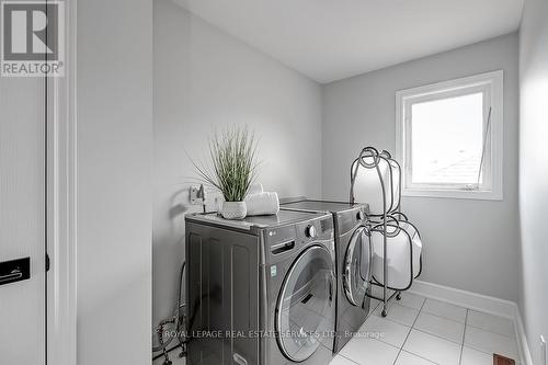 2284 Foxhole Circle, Oakville, ON - Indoor Photo Showing Laundry Room