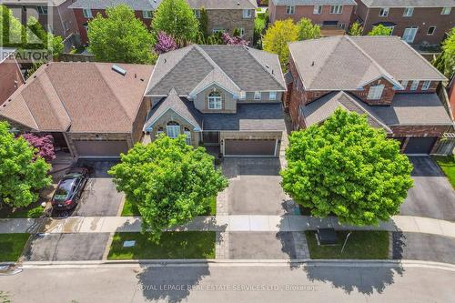 2284 Foxhole Circle, Oakville, ON - Outdoor With Facade