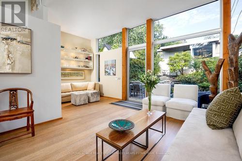 50 Amelia Street, Toronto, ON - Indoor Photo Showing Living Room