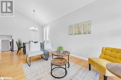 44 Britton Place, Belleville, ON - Indoor Photo Showing Living Room