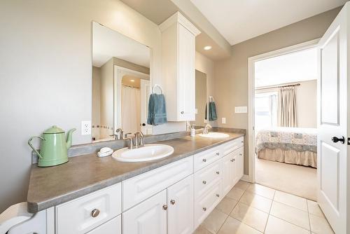 24 Lakeridge Boulevard, Lowbanks, ON - Indoor Photo Showing Bathroom