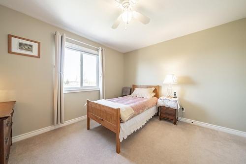 24 Lakeridge Boulevard, Lowbanks, ON - Indoor Photo Showing Bedroom