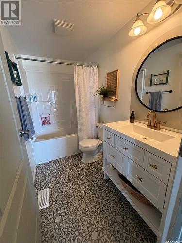 385 O'Connor Avenue, Macoun, SK - Indoor Photo Showing Bathroom
