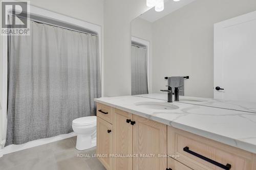 18 Athabaska Drive, Belleville, ON - Indoor Photo Showing Bathroom