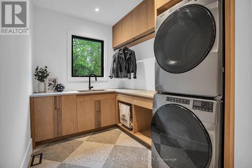 83 Rose Street, Georgina, ON - Indoor Photo Showing Laundry Room