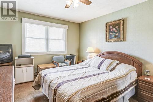 589 Lake Drive E, Georgina, ON - Indoor Photo Showing Bedroom