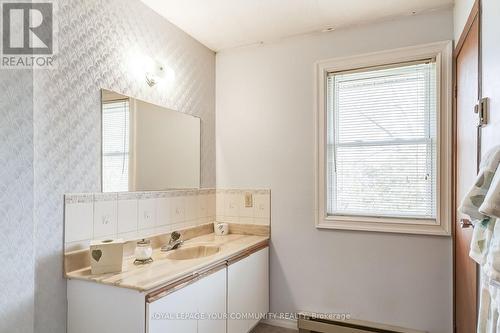589 Lake Drive E, Georgina, ON - Indoor Photo Showing Bathroom