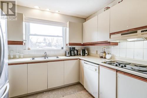 589 Lake Drive E, Georgina, ON - Indoor Photo Showing Kitchen With Double Sink