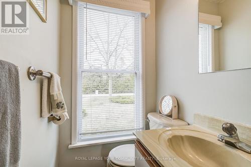 589 Lake Drive E, Georgina, ON - Indoor Photo Showing Bathroom