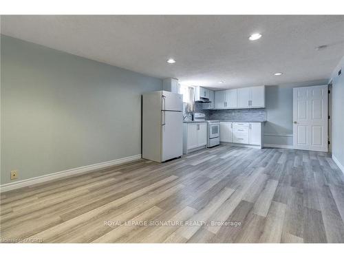 Bsmt-775 Upper Ottawa St, Hamilton, ON - Indoor Photo Showing Kitchen