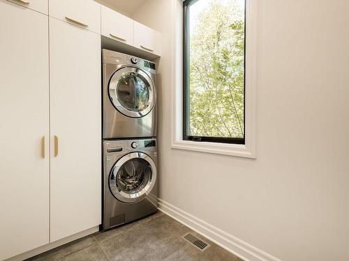 Salle de lavage - 296 Rue Main, Hudson, QC - Indoor Photo Showing Laundry Room