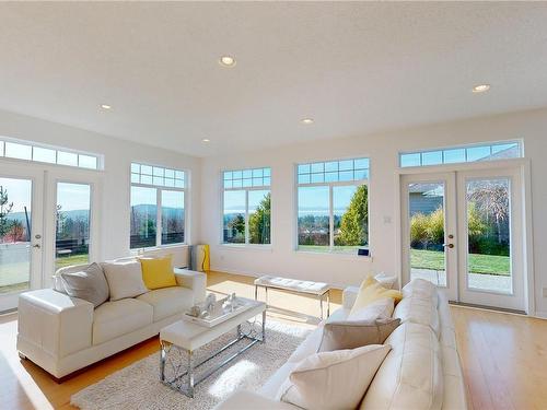 2537 Nickson Way, Sooke, BC - Indoor Photo Showing Living Room