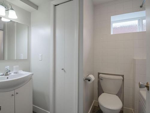 3776 Morton St, Port Alberni, BC - Indoor Photo Showing Bathroom