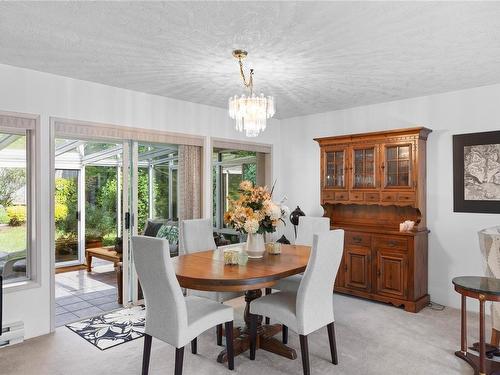 839 Cameron Way, Ladysmith, BC - Indoor Photo Showing Dining Room