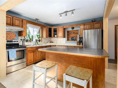 3355 Egremont Rd, Cumberland, BC - Indoor Photo Showing Kitchen With Double Sink