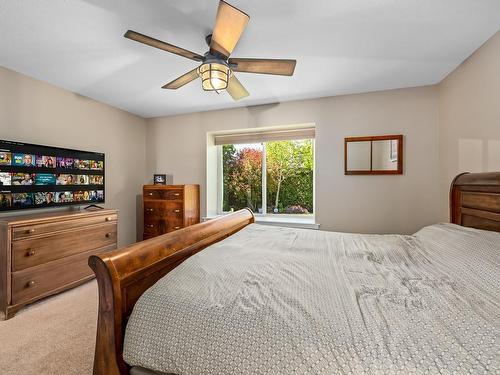 110-2077 St. Andrews Way, Courtenay, BC - Indoor Photo Showing Bedroom