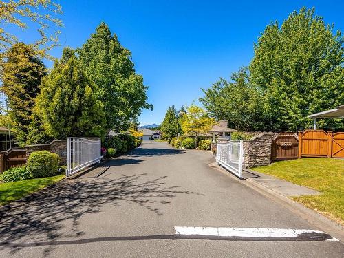 110-2077 St. Andrews Way, Courtenay, BC - Outdoor