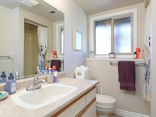 4661 Valecourt Cres, Courtenay, BC - Indoor Photo Showing Bathroom